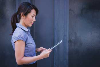 computer-mobile-work-person-light-woman-717948-pxhere